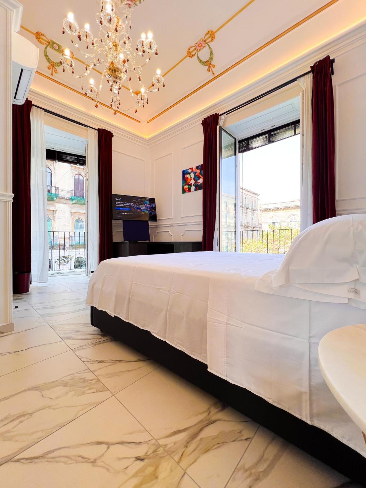 Ricci Palace Suites Catania Ngoại thất bức ảnh